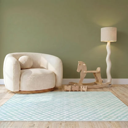 Tapete infantil Criss Cross Verde Tini Tiny no quarto de bebê — tapetinho de EVA premium