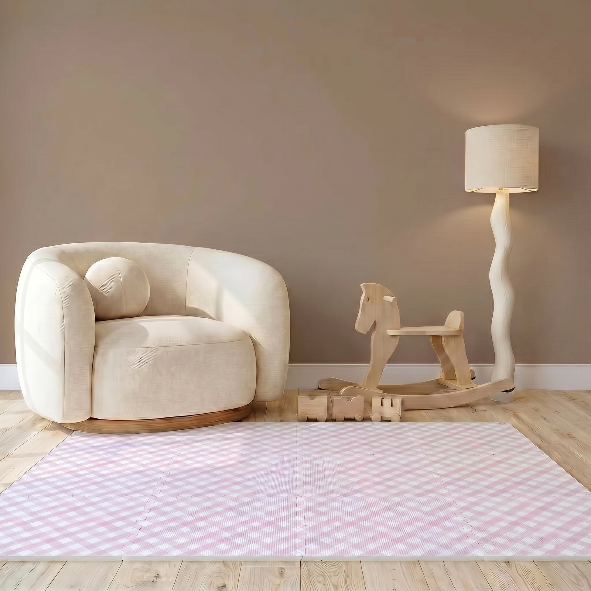 Tapete infantil Criss Cross Rosa Tini Tiny no quarto de bebê — tapetinho de EVA premium