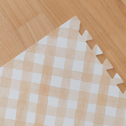 Detalhe da estampa Diagonal Vichy Laranja impressa diretamente no EVA — tecnologia exclusiva Tini Tiny